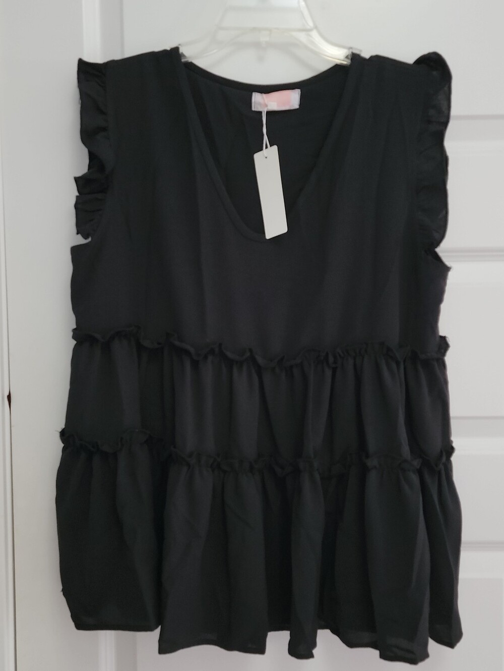 C+D+M Collection A-Line Tiered Sleeveless Top Black Size Large Length NWT